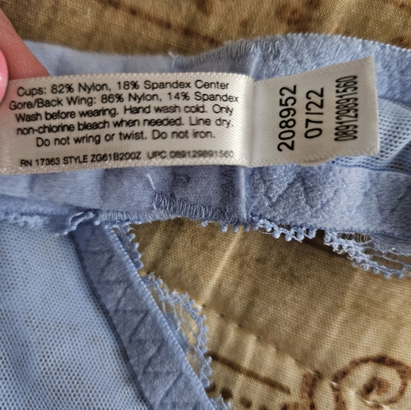 So - Soft Lifting  Bra - Picture 10 of 15